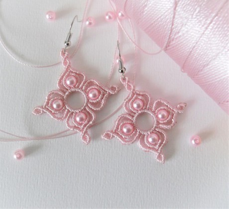 macrame earrings pink with perls
